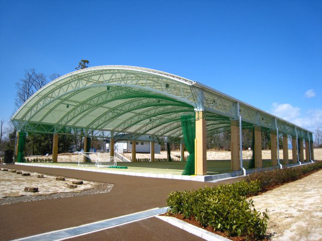 屋根付き広場