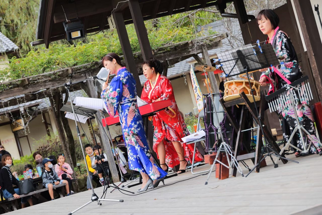 軽音楽演奏 イメージ